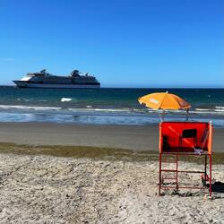 Unser Kreuzfahrtschiff wird ein bisschen grösser sein.👍😀