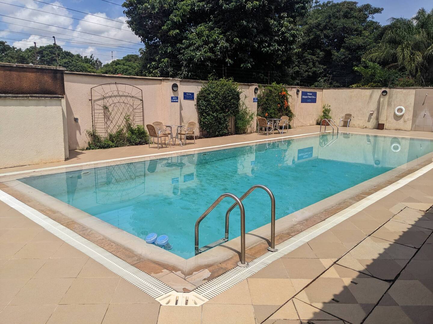 The 18m pool I appreciated for morning exercise.