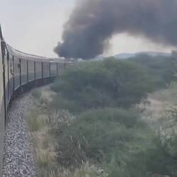 Der Zug hat 18 Waggons und eine Länge von 420 m.