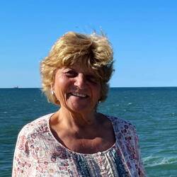 Hinter Regine der offene Atlantik