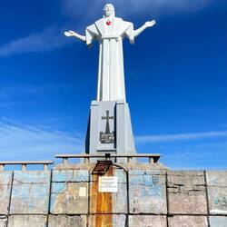 Der Unterbau mit den Steinblöcken sieht nicht schön aus!