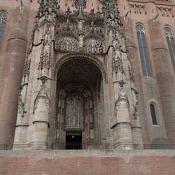 vorgebauter Tympanon