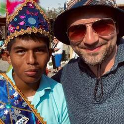 Wir haben ein bisschen Quatsch gemacht zusammen. Ich mag sein verstecktes Lächeln.