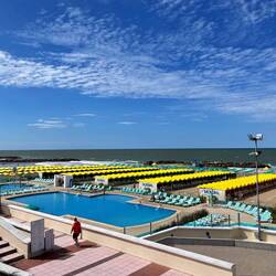 In der Hochsaison sind die "Hütten" bis auf den letzten Platz belegt. Jetzt ist gähnende Leere.