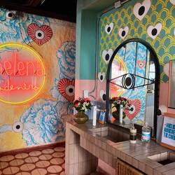 Im Dorf "Finlandia" kann man lecker Essen