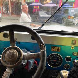 Jeeps aus den 60ern dienen als öffentl. Transportmittel