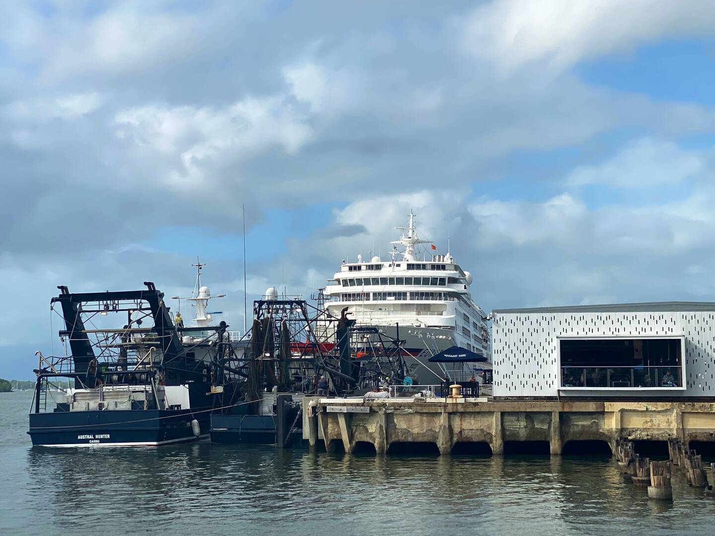 Trawlers and cruise ship in Chinamans Creek