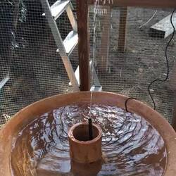 Das Bad für die Mieter ist fertig. Morgen wird das "Esszimmer", die Nistplätze und das Dach gemacht.