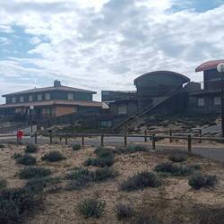 Schöne Häuser mit Meerblick