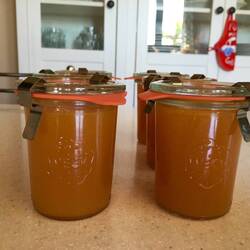 Die ersten Gläser abgefüllt