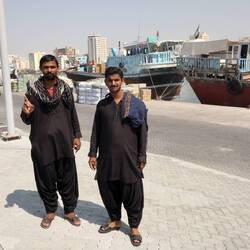 Vermutlich sind es Inder, weil sie wollten unbedingt aufs Foto.