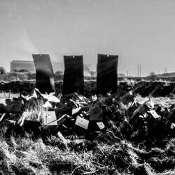 Sculptuur 'Thalassa apo atsali' - ‘Een melodie van een Zee van Staal’ (1999) / Apostolos Fanakidis.
