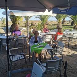Strandbar mit Restaurant