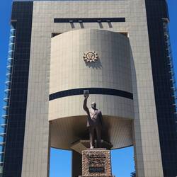 Unabhängigkeits-Gedenkmuseum mit Sam Nujoma