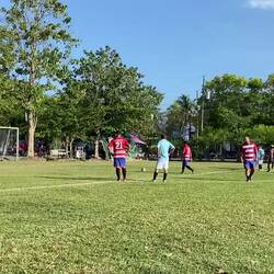 Ja genau, ä Schuttmatch hei mir ono gseh..abr der Elfmeter müesse si no chli üäbe 😉