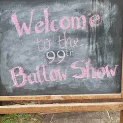 And the Batlow Show was on! Very small and exactly what we expected. Great coffee van! $5 entry
