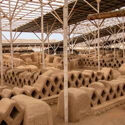 Große Halle für Verwaltung und Tribute