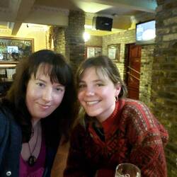 Der erste Pub mit Fußball IRE - FRA