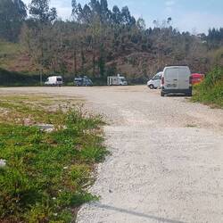 Stellplatz mit Ver-/ Entsorgung