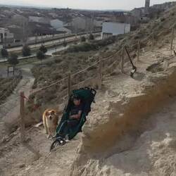 🤔 "Quadrilocale libero da subito, ristrutturato, bella posizione, comodo al centro..." 😜