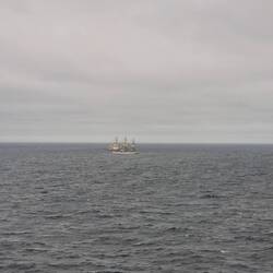 Das Segelschiff haben wir überholt
