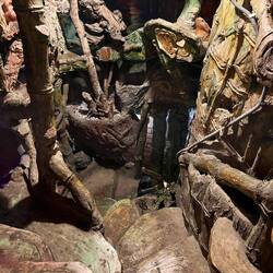 Un bar labyrinthe/grotte - super concept