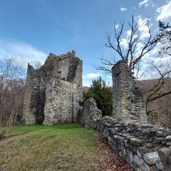 Die alte Burg heißt Neuburg!