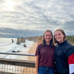 Die berühmten "Twelve Apostles" im Hintergrund