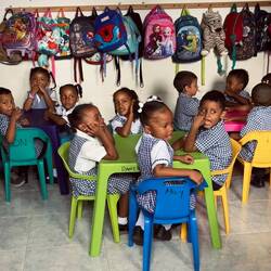 auch im Kindergarten gibt es schon einheitliche Kleidung