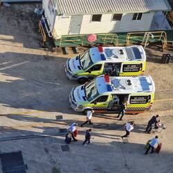 Erstmal müssen Kranke abtransportiert werden