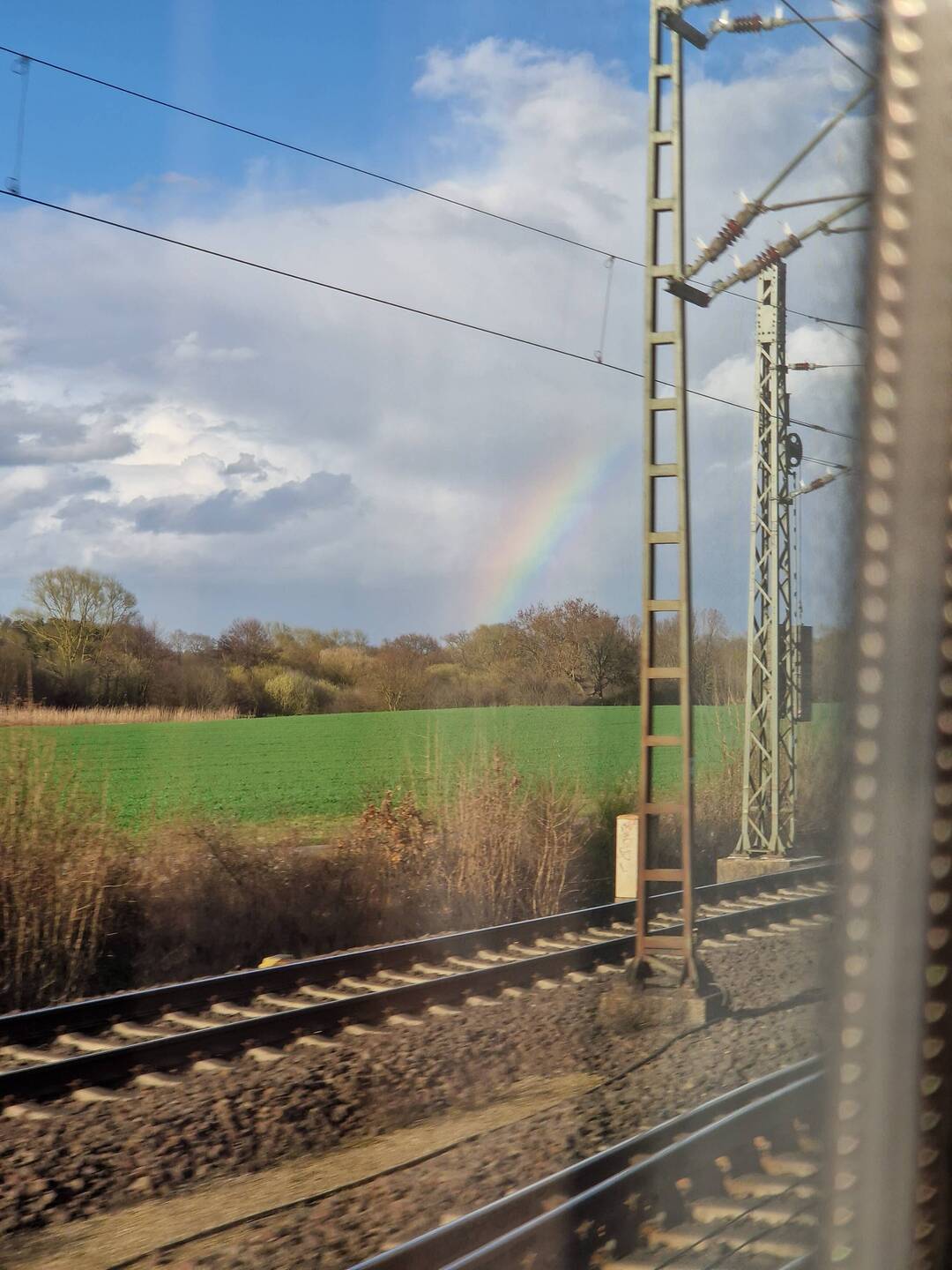 Ein Regenbogen auf der Fahrt nach Hamburg