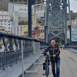Auf der Brücke Dom Luis