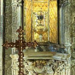 ... the holy grail... der Heilige Gral.