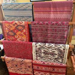 So sehen dann die Seidenstoffe aus