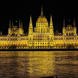 Das Parlament bei Nacht