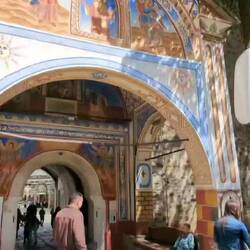 Walkthrough from front entrance to Church porticoes