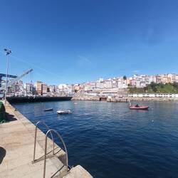 Die andere Seite vom Hafen aus