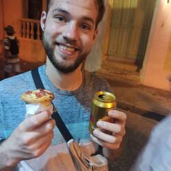 Pizza wie in einer Eistüte so lecka!!!