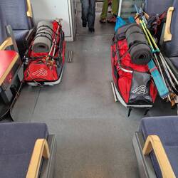 Es gab viele Passagiere, die Skitouren machten. Irgwndwann würde es mit den Schlitten etwas eng