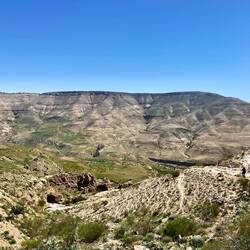 Unser Ziel von heute war die Hochebene auf der anderen Talseite. 🙈