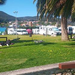 Voller Stellplatz, sehr ungewohnt...🙄