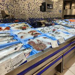 Love the fresh fish market in the supermarkets