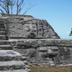 Tempel mit Meerblick 🌊