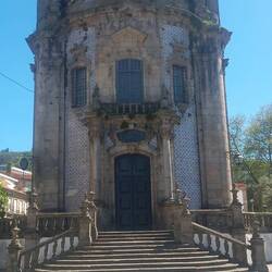 Eine der Kirchen aus der Nähe