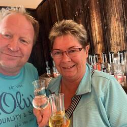 Bei soviel Obst noch einen zum Verdauen bei unserem Obstgut mit Selbstbedienung ...