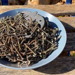 Ein Teil der verarbeiteten Schrauben