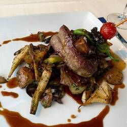 Rinderfilet mit Gänseleber "Pedro Ximénez sauce" mit Pilz Ragout