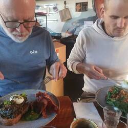 No time to chat - let's eat!!