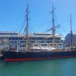 Square rigger James Craig