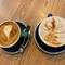Flat White und Chai Latte im Cat Nap Cafe